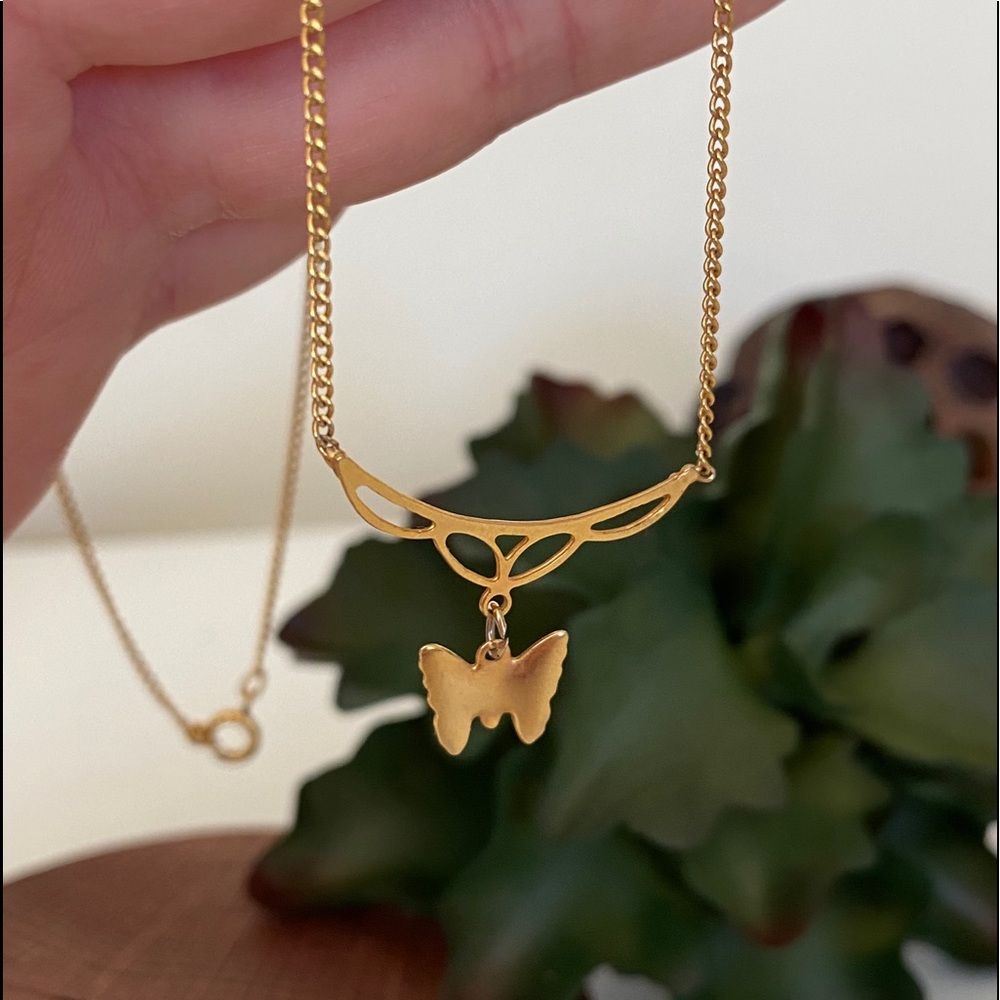 Stunning Vintage 1990’s Gold Butterfly Necklace - Picture 2 of 6